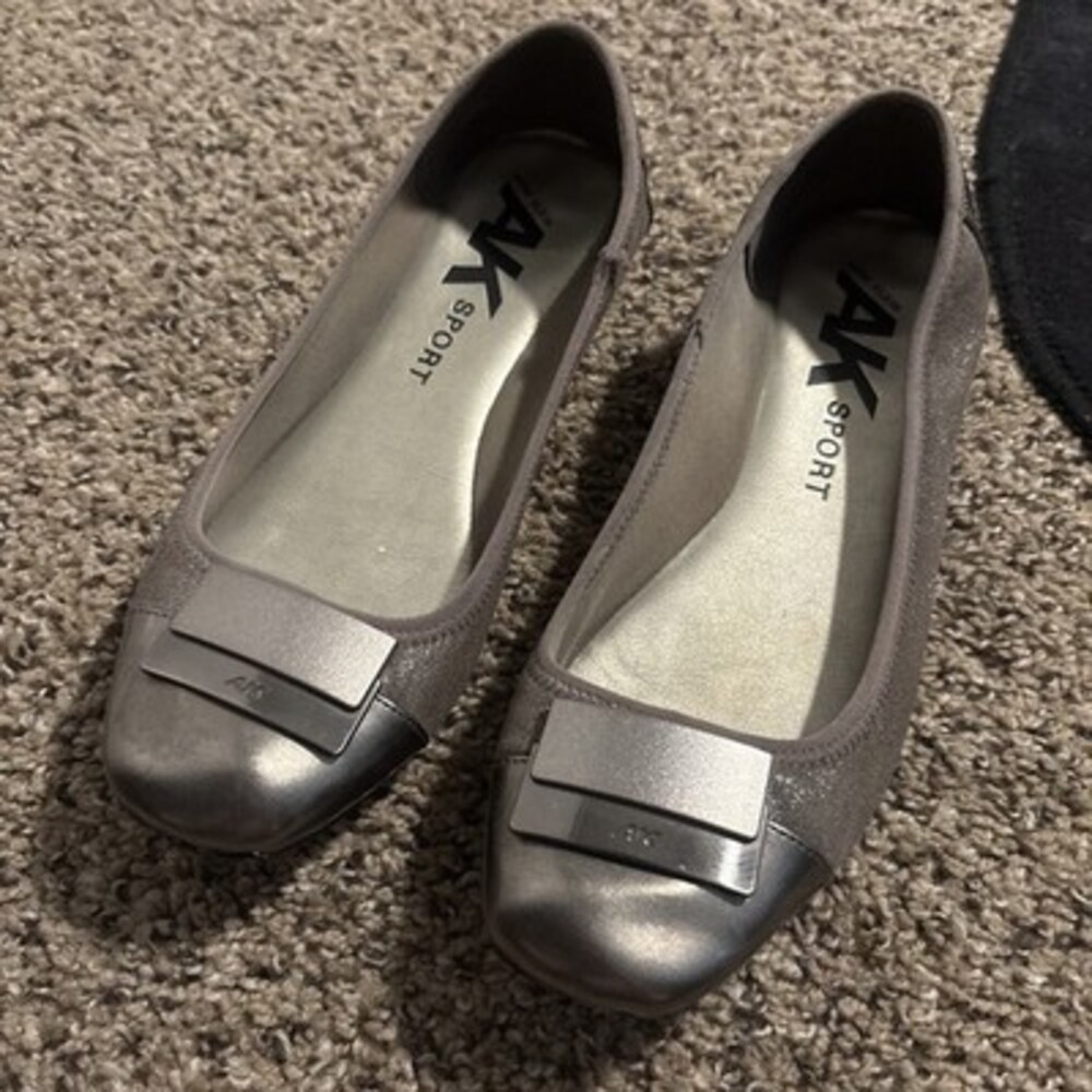 AK (Anne Klein) Sport Sparkly Grey And Silver Ballet Flats Size 8.5